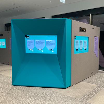 Info Display TV mit Akustikplatte Schallschluckend 180cm x 250cm