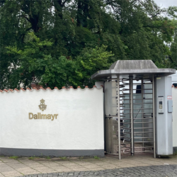 Firmenbeschilderungen, Werksbéschilderungen Laserbuchstaben, Lasergravuren, Drucke